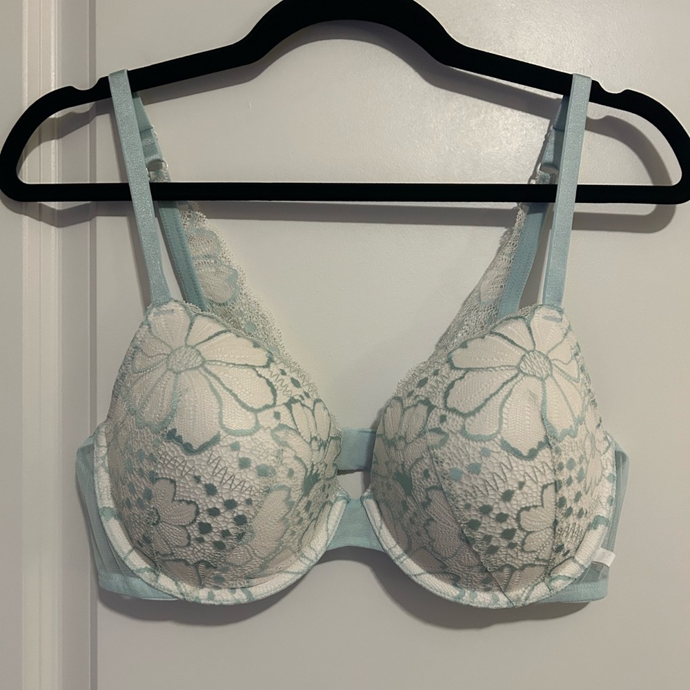 Victoria’s Secret Floral Lace Demi Bra
